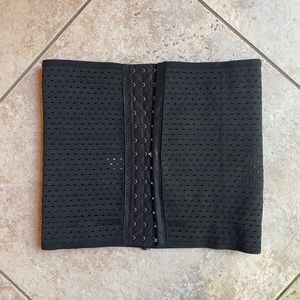 Waist cincher size small black